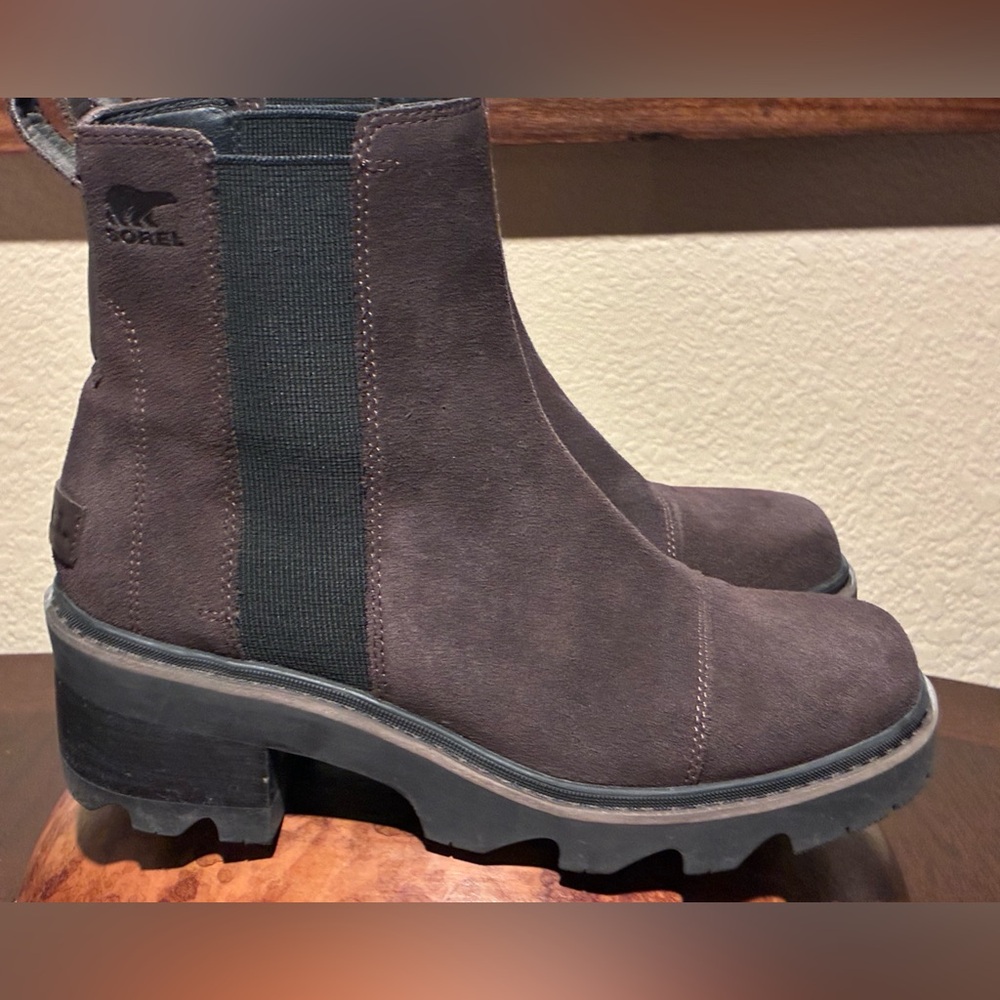 Sorel Dark Brown Suede Chelsea Boots, Like New!